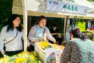 邮报：对阵曼联赛后，麦迪逊拄拐穿着防护靴离场